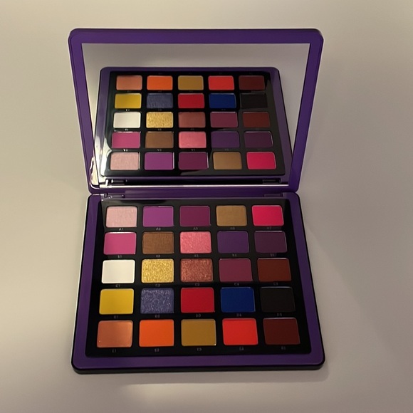 Norvina Pro Pigment Palette Vol 1 (NWT) - Picture 2 of 5